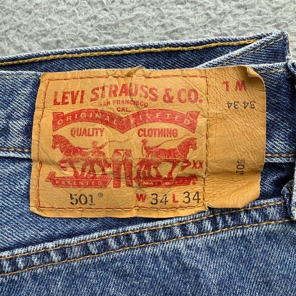 Levis 501 Jeans Mens 34x34 Pants Blue Stonewash Frayed Hem Button Straight Denim - Picture 4 of 12